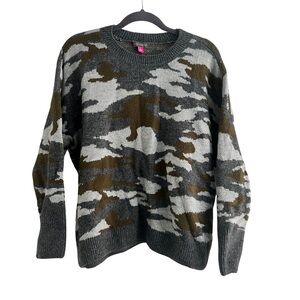 Vince Camuto Camo Sweater in Gray/Green size large